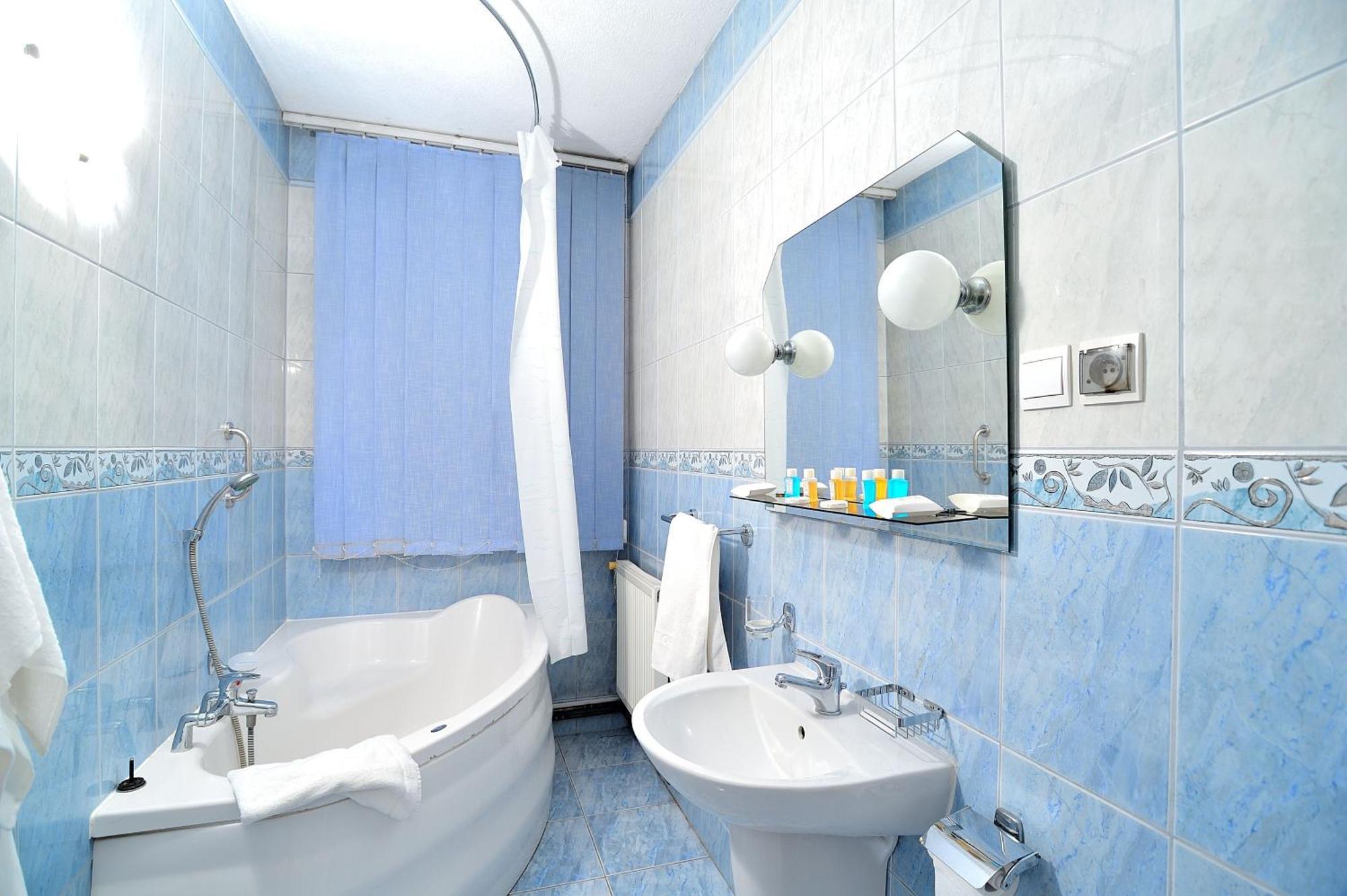 Hotel Restauracja Twist Кросно Екстер'єр фото