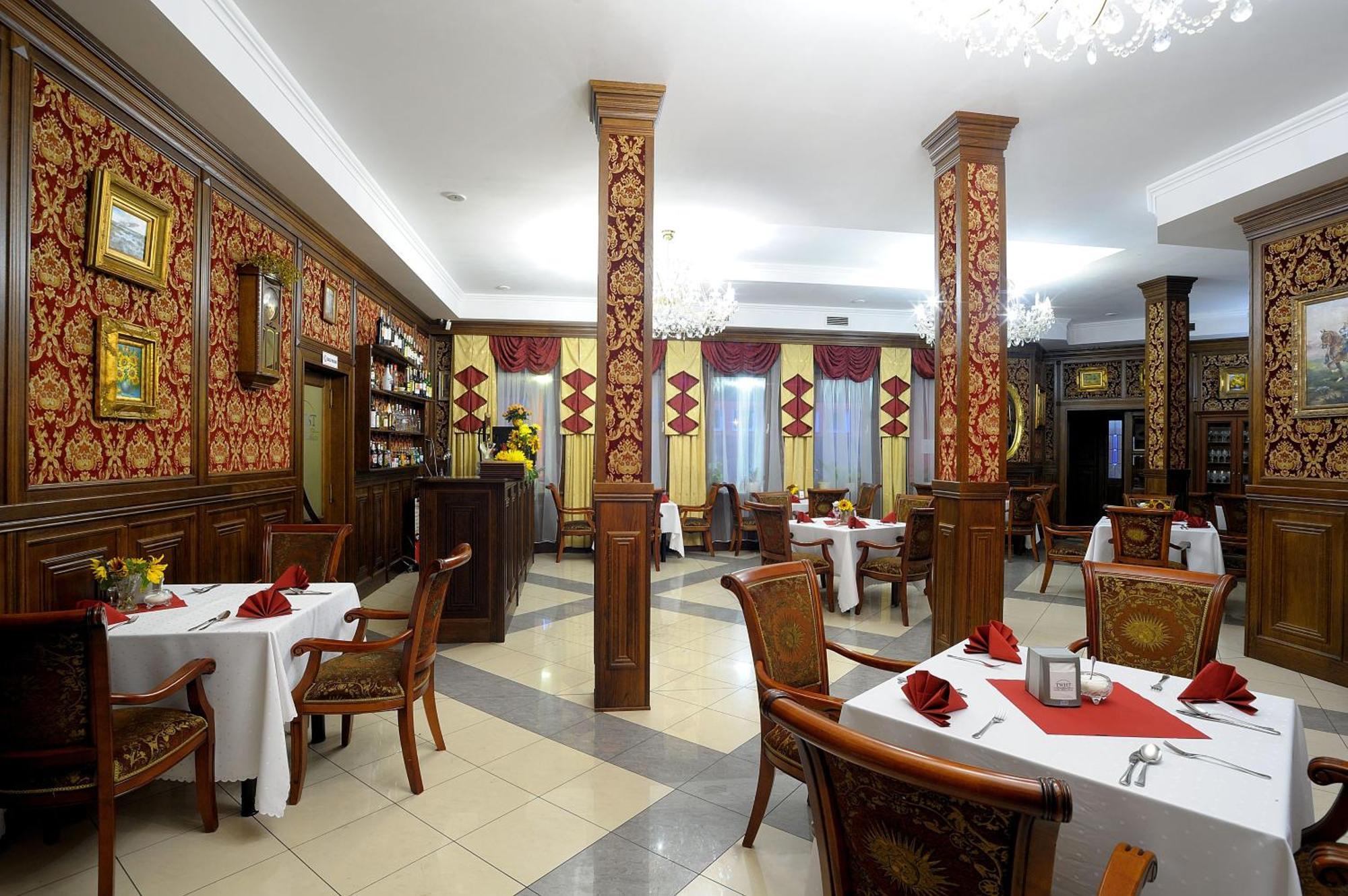 Hotel Restauracja Twist Кросно Екстер'єр фото