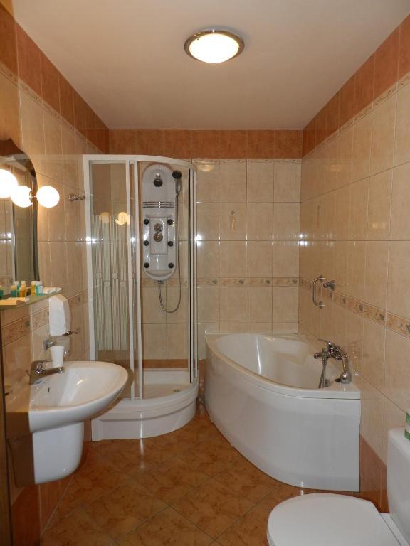 Hotel Restauracja Twist Кросно Номер фото